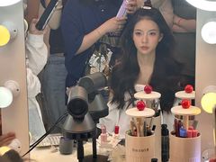 -金夫人化妆摄影职业培训学校