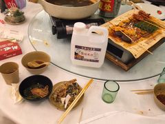 -刘姐啤酒鱼民族演艺餐厅(西街总店)