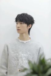 -一家只做男发烫染的店