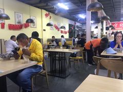 用餐区-海清宁记大馅云吞