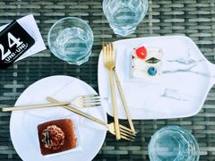 -UNI UNI(环亚凯瑟琳店)