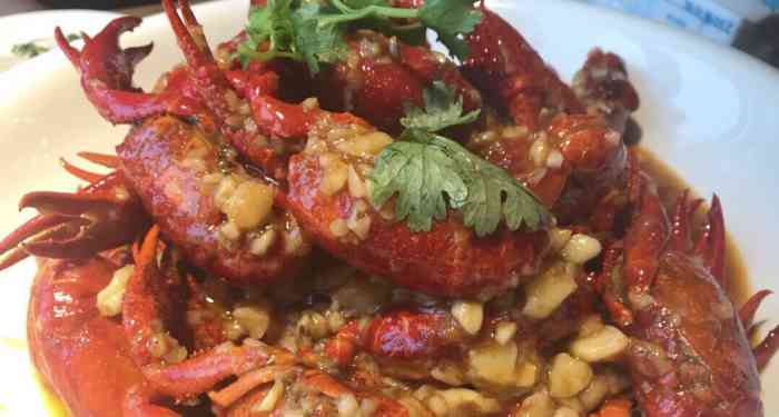 潜江龙虾王(第二分店)-"新开业的的店铺,两层空间,第一层是门店,.