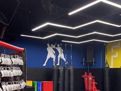 -成杰格斗·拳击·柔术·防身术(建设路店)