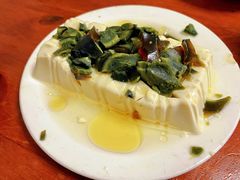 皮蛋豆腐-宝瑞门钉肉饼店