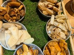 -一朵菌·野生菌探索家火锅(南亚店)