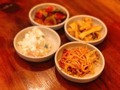 拌菜-金北顺大锅家(신사본점)