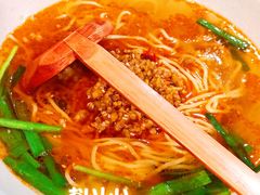 -吉屋·炭烧酒场·秋冬功夫奶汁河豚鱼锅