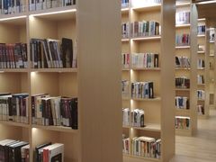 -漕河泾街道图书馆(漕河泾社区文化活动中心店)