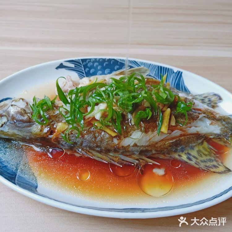 《家常清蒸桂鱼》肉质鲜美无比!汤汁拌饭是一绝!