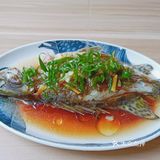 《家常清蒸桂鱼》肉质鲜美无比！汤汁拌饭是一绝！