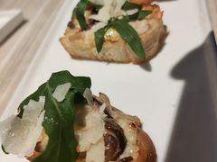 -必胜客(证大大拇指店)