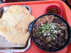 -伟伟羊杂馆