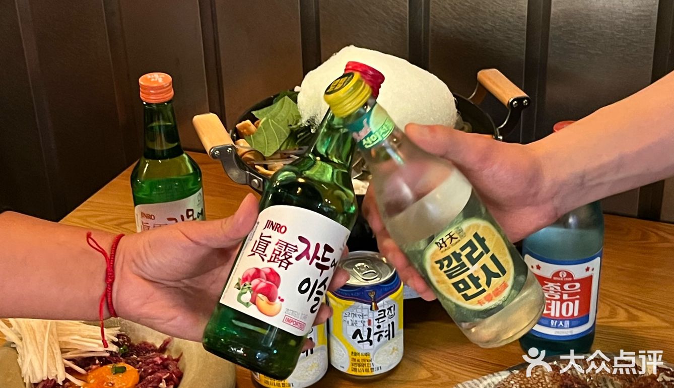 上海的！这家韩料火锅太好玩了，棉花糖都上桌，开心🥳