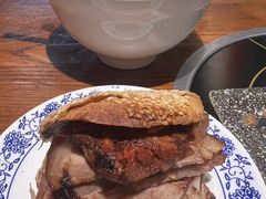 -老天桥酱肉烧饼夹肘子(天桥店)