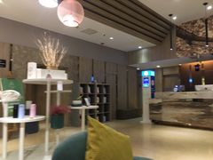 -西安大雁塔科技大学地铁站亚朵酒店