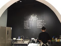 -有猫主题·治愈系猫咖(曾厝垵店)