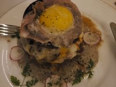 -Oasis Bar & Grill