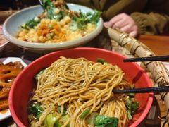 -爆炸头阿姨小四川正宗川味小吃(无任何分店)