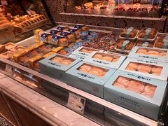 -乐兹薇尔(海宁爱琴海购物公园店)