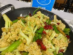 干锅有机花菜-阿明小菜·海鲜·上海菜(梅陇华理店)