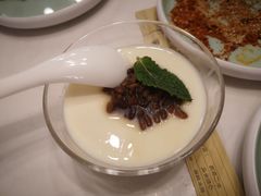 网红冰豆花-屋头串串(新街里店)