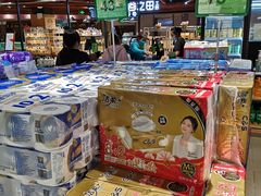 -中百仓储超市有限公司(越秀星汇维港店)
