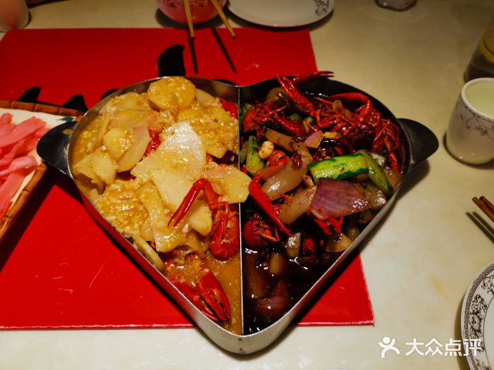 咪佬肥肠鸡，黔江鸡杂，小龙虾(冉家坝店)蒜茸小龙虾图片