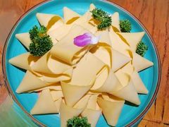 -老牌坊云南鱼豆花火锅(爱建店)