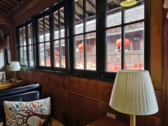 靠窗位-新月集庭院咖啡馆(老邮局店)
