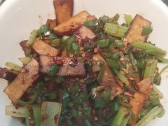-阿瓦山寨·湘菜现炒·剁椒鱼头王(咸阳总店)