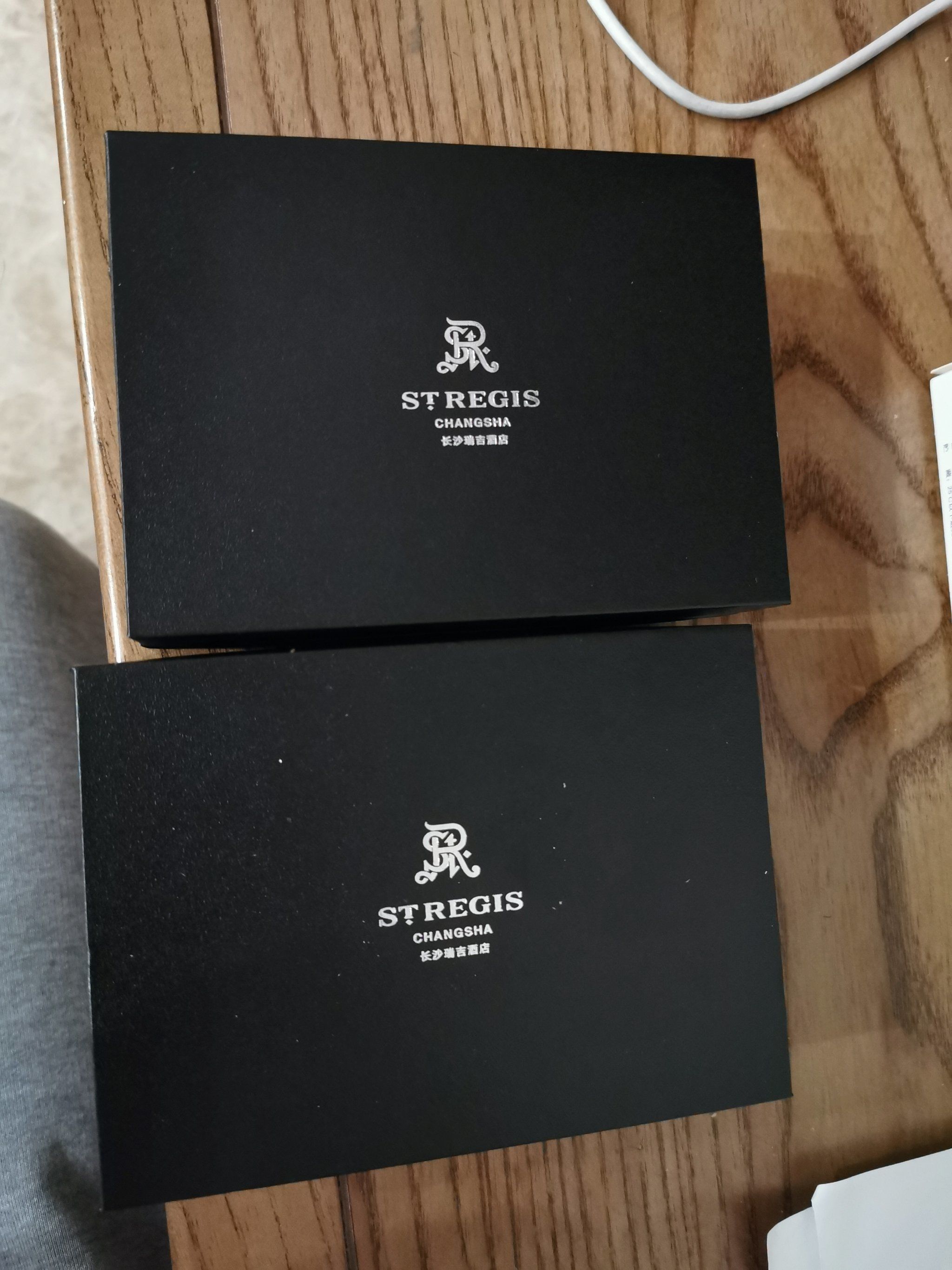 瑞吉巧克力包装还比较精致我是一直挺喜