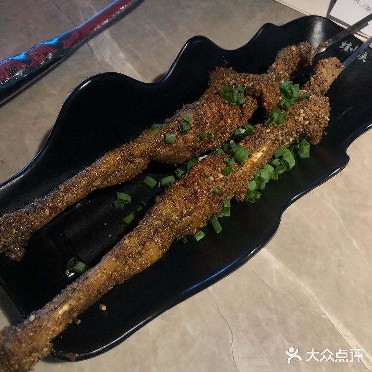 这次点的「青椒紫苏」蒜瓣肉很香很入味