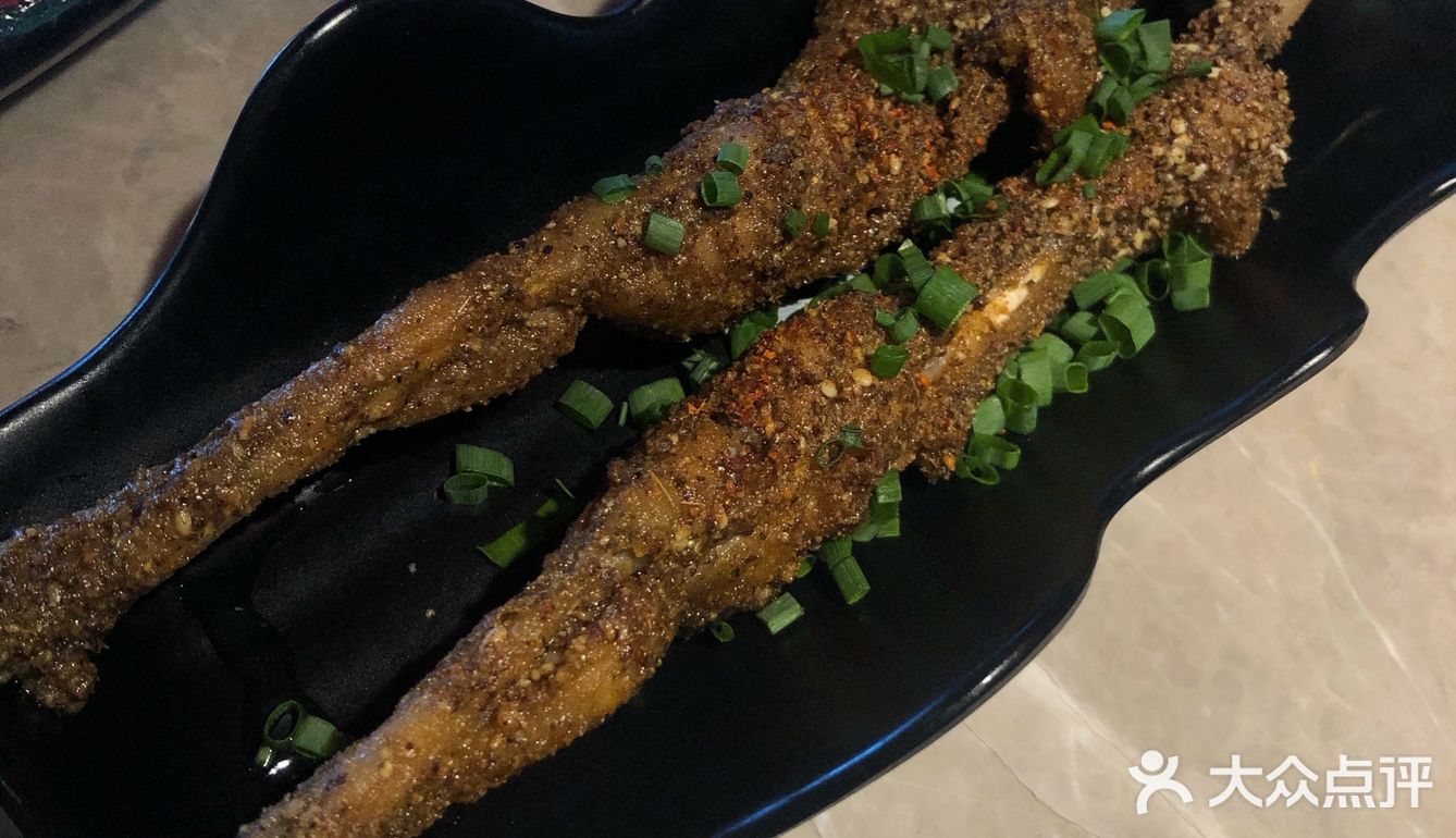 这次点的「青椒紫苏」蒜瓣肉很香很入味