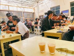 大堂-老光明岗琼甜茶馆