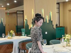 -华凌牛庄西餐厅(乌鲁木齐华凌美爵大饭店)