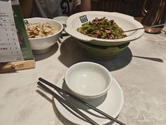-绿草地·湘菜(酃湖师院店)