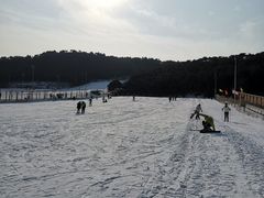 -十三陵雪世界滑雪场