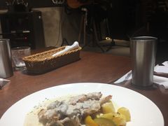 香煎鸡排配特制蘑菇酱-斯比特花园西餐厅(东方商厦店)