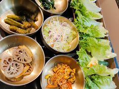 六种小菜-金一味烤肉餐厅(新首尔旗舰店)