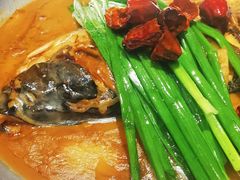 葱烧鱼头-老妈菜馆(建设街店)