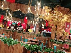 -老滇山寨•云南特色菜•地方菜•民族风情歌舞表演(金碧店)