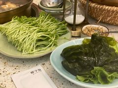鲜活豌豆苗-椰子营·椰子鸡火锅(万象里店)