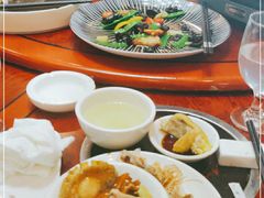 -皇马海口湾海景酒店(万绿园秀英港店)