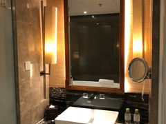 -三亚湾海居铂尔曼度假酒店