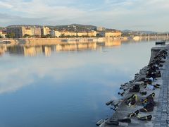 -多瑙河畔鞋履雕塑