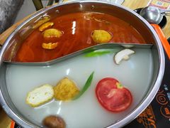 【牛八宝的灵魂】酸辣牛肉鸳鸯锅-喜半仙·牛八宝·两江米粉酒(普陀路店)
