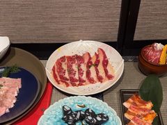 -山川小町·极番烧肉(新地假日广场店)