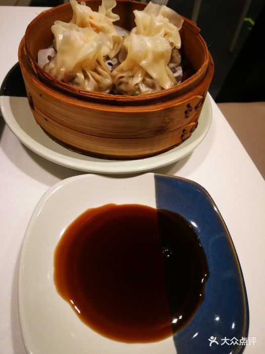 三鲜虾仁玻璃烧麦