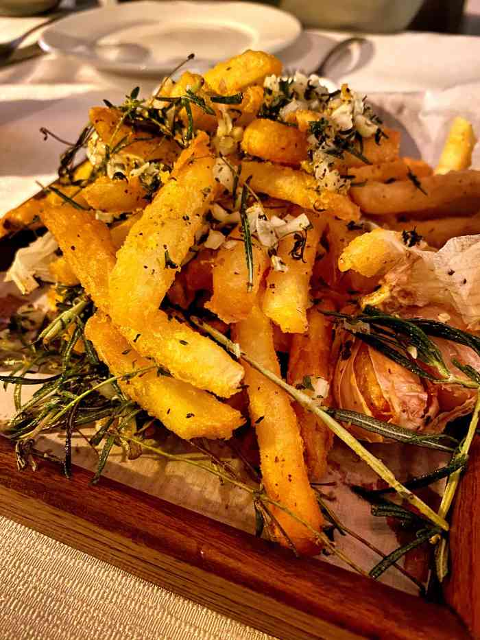 迷迭香鸭油薯条,真的好好吃!香死了!