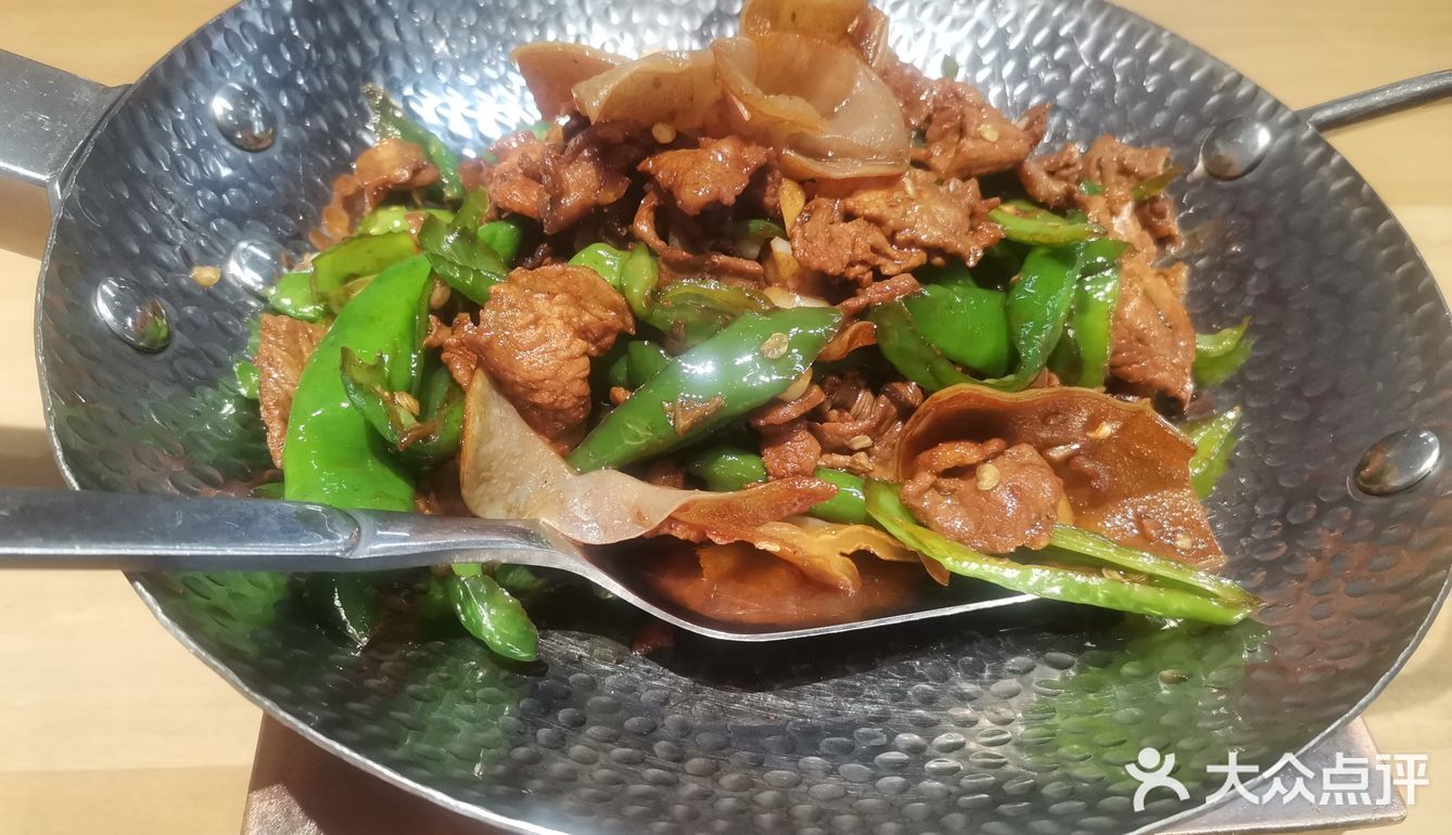 南京街头烟火气丨人生大事恰饭要紧！